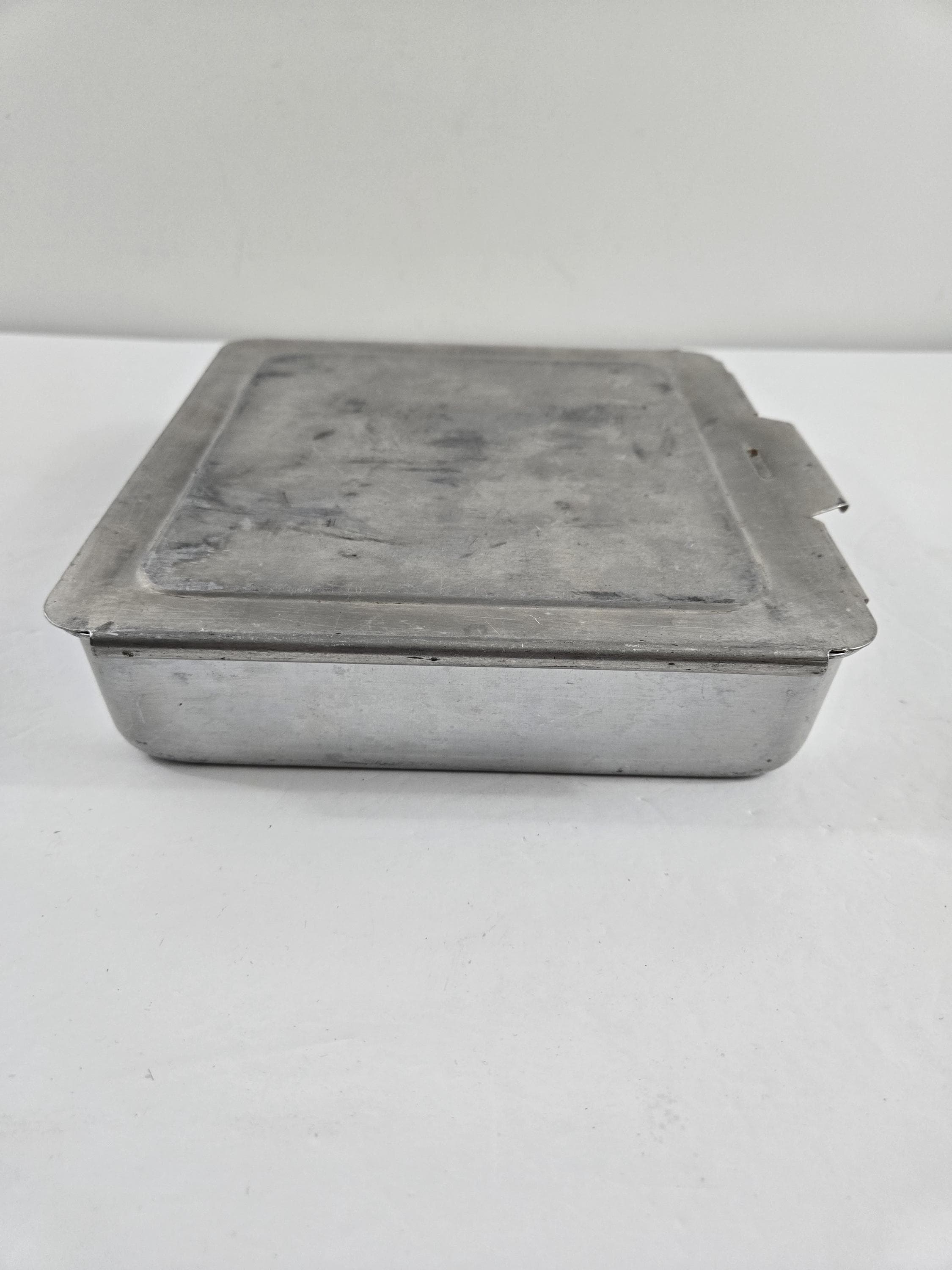 Vintage WEAR-EVER Aluminum X X Baking Pan W Sliding Lid 2752
