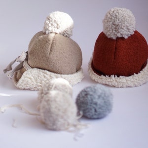 Organic fulled hat with pompom for children, baby winter hat made of 100% virgin wool