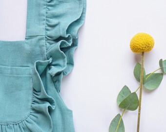 Peto con volantes para niña de lino orgánico España