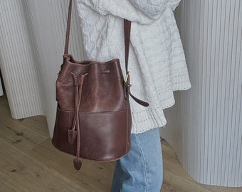 Real Vintage Coach Legacy Zip Hobo Drawstring Bucket Bag Crossbody/Shoulder Bag | 100% Leather |  Minimal Bohemian Style | Y2K - 90s