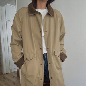 Chaqueta gabardina vintage LL Bean color tostado Chore Barn de los años 90 / estilo clásico minimalista / La gabardina perfecta