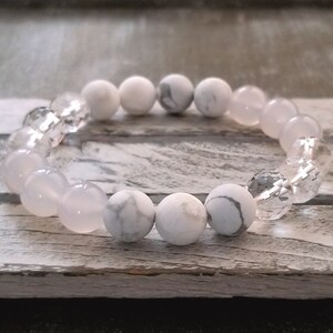 Howlite & Quartz Gemstone Bracelet: White Agate Crystal Healing