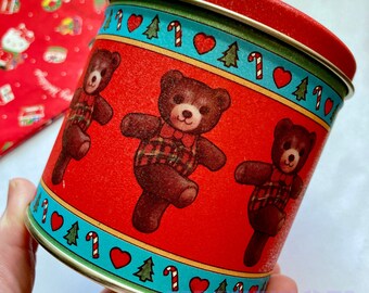 CHRISTMAS TEDDY TIN // Plaid Teddy Bear Small Metal Container Case Candy Canes Kawaii Fancy Toy 1985 Bristol Ware ↓ Read ↓