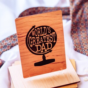 Regalo per la festa del papà dalla figlia, biglietto per la festa del papà, regali personalizzati per papà, biglietto in legno, il papà più grande del mondo,