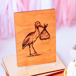 Nieuwe baby familie cadeau, nieuwe ouder cadeau, nieuwe babykaart, houten wenskaart, baby shower kaart, gefeliciteerd kaart, baby onthullen kaart, baby