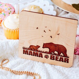 Mamma Orsa, Biglietto personalizzato per la mamma, Biglietto per la Festa della Mamma in legno, Biglietto d'auguri in legno inciso con messaggio personale, Biglietto carino per la mamma