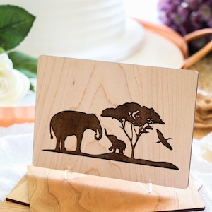Regalo del Día de las Madres de la Hija, Tarjeta de Felicitación de Madera Grabada, Tarjeta del Día de las Madres hecha a mano, Tarjeta de Elefante para mamá del Hijo