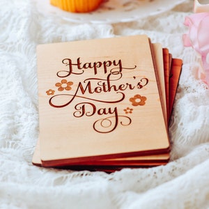 Biglietto per la festa della mamma del figlio, regalo personalizzato, biglietto in legno, biglietto d'auguri in legno inciso al laser per la festa della mamma, biglietto personalizzato per la festa della mamma fatto a mano