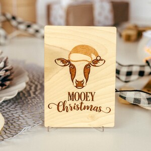 Mooey kerstkaart, schattige koe met hoed kaart, kerstcadeau, seizoenskaart, houten kerstkaart, gepersonaliseerde kaart, gegraveerde kaart