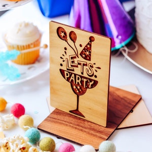 Tarjeta de madera de alta calidad grabada con láser del 50 aniversario con su mensaje personal