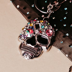 Rhinestone Sugar Skull Keychain, Halloween Keychain, Sugar Skull Keyring, Day Of The Dead, Halloween Gift, Skull Charm, Gift For Her