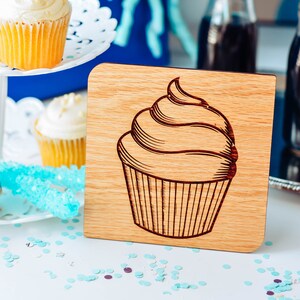 Tarjeta de feliz cumpleaños, tarjetas de cumpleaños número 50, tarjeta de madera grabada, tarjeta de cumpleaños del desierto, tarjeta de cumpleaños de cupcake, tarjeta de cumpleaños de aniversario