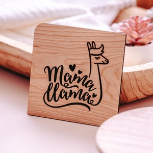 Cadeaux maman lama, cadeau fête des mères de sa fille, carte en bois gravée, carte de fête des mères, cadeau maman personnalisé des enfants,