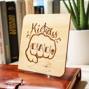Regali per padre e figlio, regalo per la festa del papà dal figlio, biglietto per la festa del papà, biglietto in legno, papà Kickass