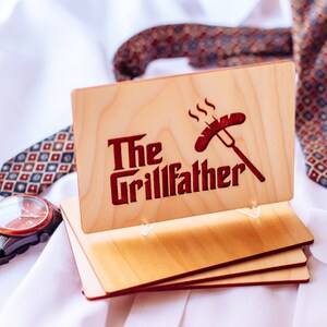 La tarjeta del Día del Padre Grillfather, Regalo del Día del Padre a la parrilla, Día del Padre del Abuelo, Tarjeta de madera personalizada grabada, Maestro de la parrilla