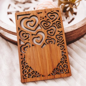 Jolie carte pour couple, carte de fiançailles, cadeaux de fiançailles pour couple, nouvellement fiancés, carte en bois, carte de coeur,