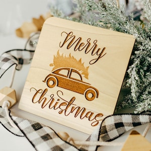 Carte de Joyeux Noël en bois personnalisée, carte en bois gravée au laser, carte de Noël découpée au laser, carte de Noël unique personnalisée, VW Beetle avec arbre
