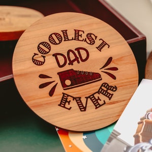 Papà figo, papà più figo di sempre, regalo per la festa del papà da parte del figlio, biglietto per la festa del papà, biglietto in legno,