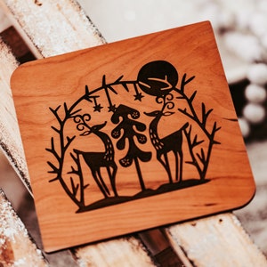 Houten kerstkaart houten, kerstkaarten met hertenthema 2023, kerstkaarten met bosthema voor vrienden laser gegraveerd, kaarten met citaten