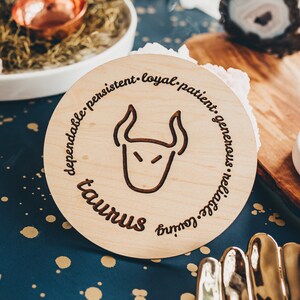Stier Geburtstagskarte, Astrologie Karte, Sternzeichen Geburtstagskarte, Sternzeichen Karte, Holz Horoskopkarte, Mai Geburtstag, Geburtstagsgeschenk