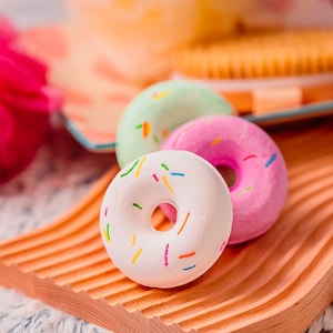 Mini Donut Bath Bomb, Sprinkle Donut Bubble Bath Bomb, Small Bath Gifts, Luxury Bath Bombs, Stocking Stuffers, Bath Gift Basket Fillers Kids