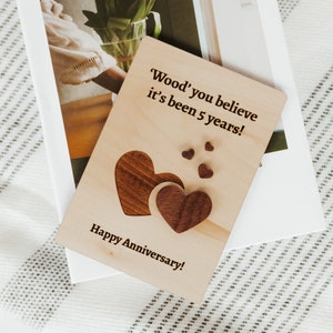Cartão de aniversário de 5 anos, presente de aniversário de 5 anos, madeira para presente de quinto aniversário, aniversário de cinco anos para ela, cartão de primeiro aniversário de casamento