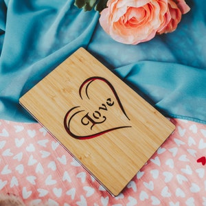Vriendje Valentijnsdag cadeau, Valentijnsdag cadeau voor vriend, Valentijnsdag kaart voor hem, hout gegraveerde kaart, vriendje cadeau, beste cadeau