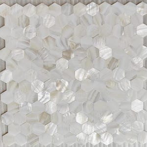Azulejo de mosaico hexagonal de nácar blanco sin juntas, hecho a mano, para baño, cocina, ducha y salpicadero.