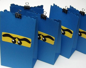5 gift bags with ninja fighters