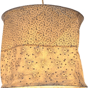 1 Lampada a sospensione con paralume in carta Lokta "spazio" H25xL28xP28cm paralume in carta grigio chiaro