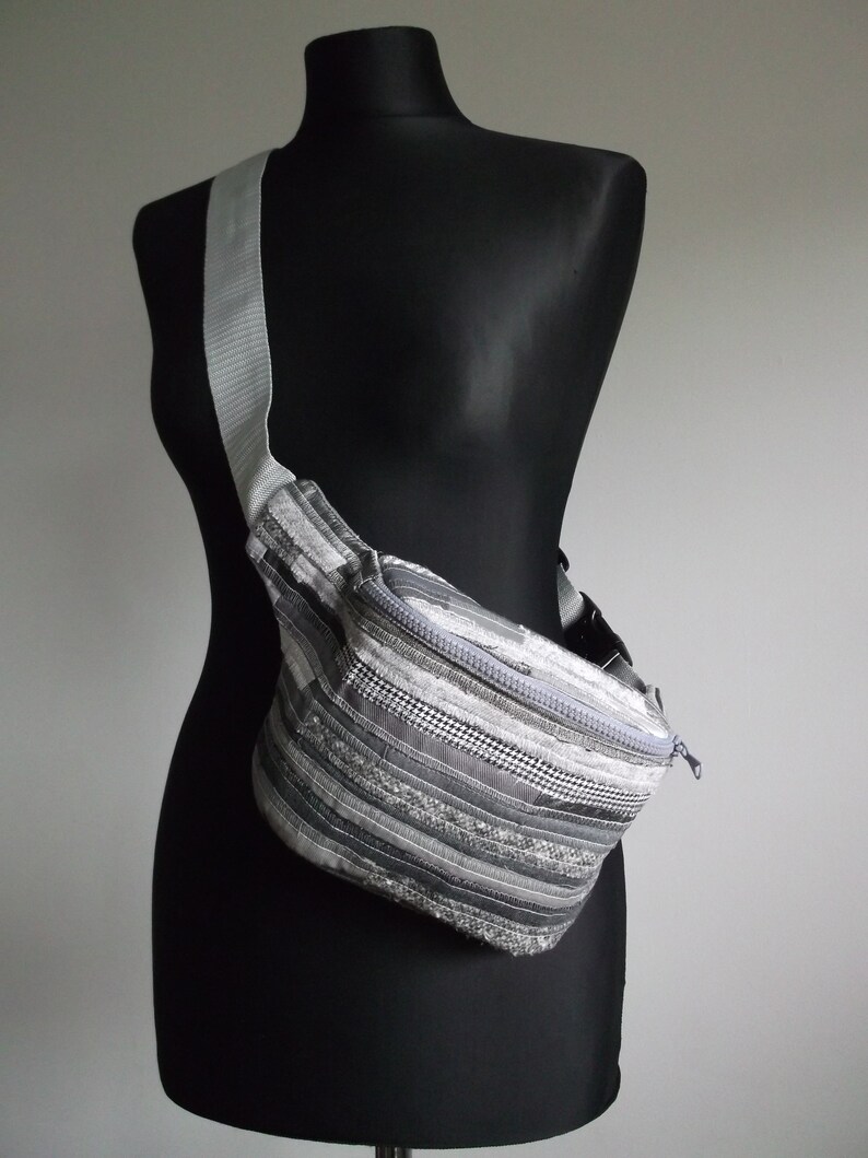 Hip bag, kidney bag, belt bag, fanny pack, for women. image 1