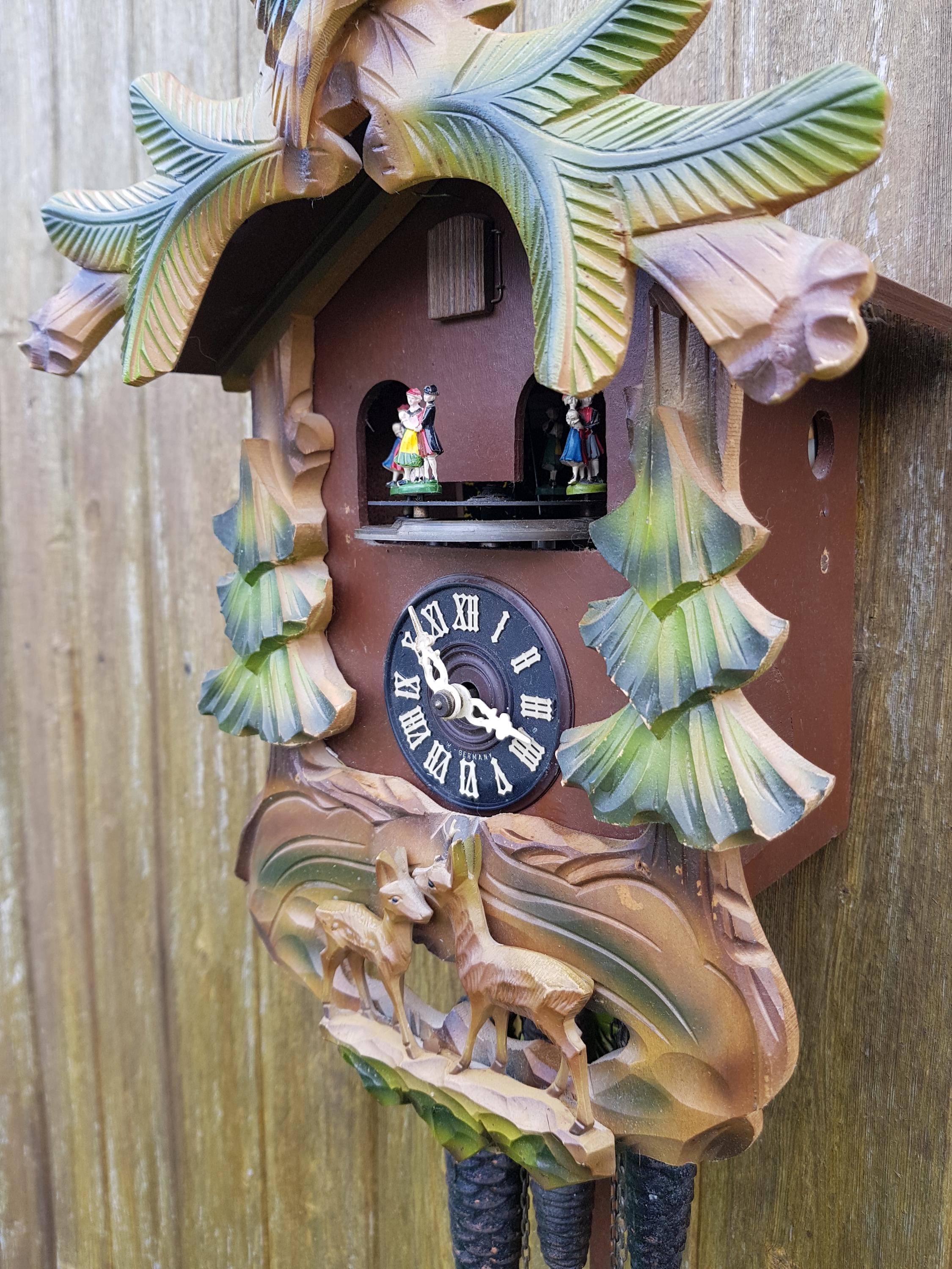 GUEISSAZ Jaccard Detailed Swiss Cuckoo Clock 3 Cones Pendulum