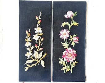 2 Mid-Century Stickbilder Blumen 50er 60er Jahre Wandkunst, schwarz bunt Dekoration gestickt MidMod Wohnzimmer Stickerei Kunst länglich hoch
