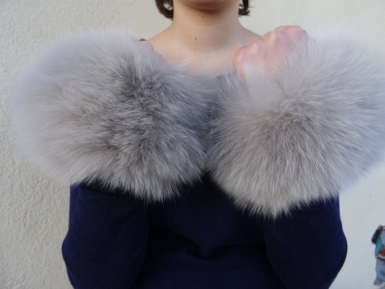 Real fox fur cuffs.ivory beige fox fur cuffs