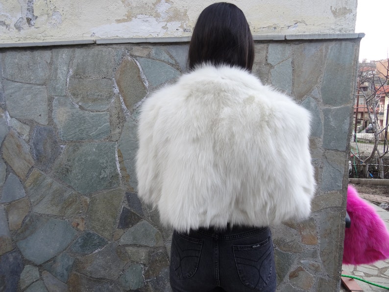 Fur stole.White Creme color fox shawl, wrap. Fox fur cape stole. image 3