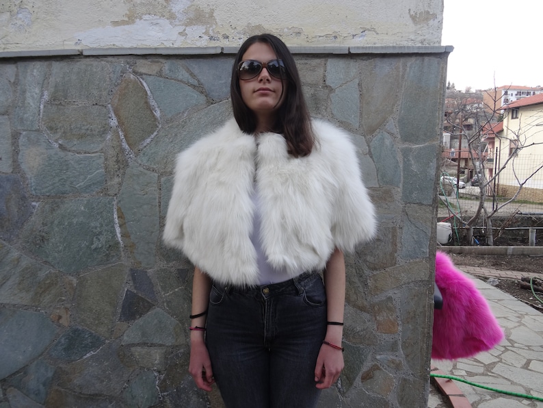 Fur stole.White Creme color fox shawl, wrap. Fox fur cape stole. image 4