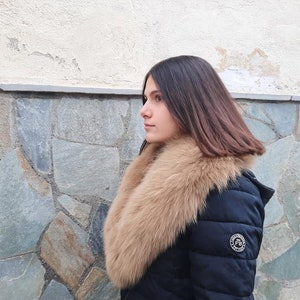Fox fur collar, real fox fur collar.Camel color
