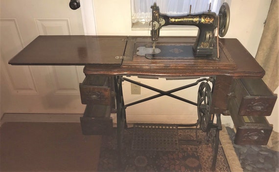 1913 Vintage White Rotary Treadle Sewing Machine in Tiger Oak | Etsy