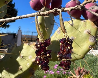 Orecchini con pietre dure a grappolo montati in ottone dorato anallergico ,orecchini a grappolo