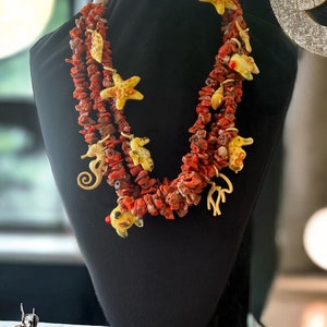 Siciliaanse keramische ketting, meerstrengige gepersonaliseerde ketting voor vrouwen, gelaagde ketting met natuurlijke parels, kralenketting met bloemenmotief.