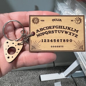 Ouija board keychain, halloween, ouija board, planchette, halloween keychains