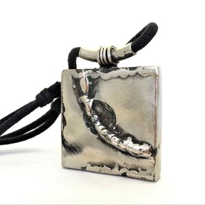 Frauen Anhänger Große Quadrat Anhänger Kunst Halskette Modern Schmuck Geschenk für Womеn Freundin Geschenk für Sie