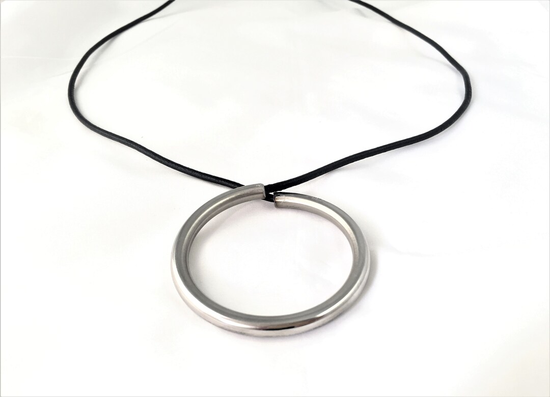 Women Necklace Open Circle Necklace Infinity Pendant Woman Leather
