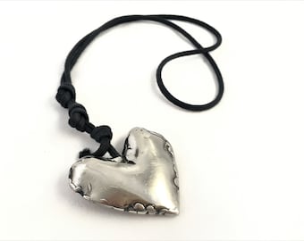 Handgemaakte harthangerketting voor vrouwen, gehamerde grote harthanger, liefdeshartsieraden, damesstatementsieraden, cadeau voor haar