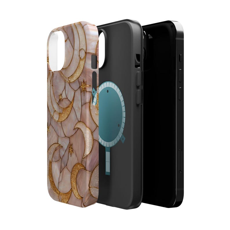 Tres vistas de la misma funda de teléfono con diseño lunar, mostrando el panel trasero y el interior con un círculo magnético.