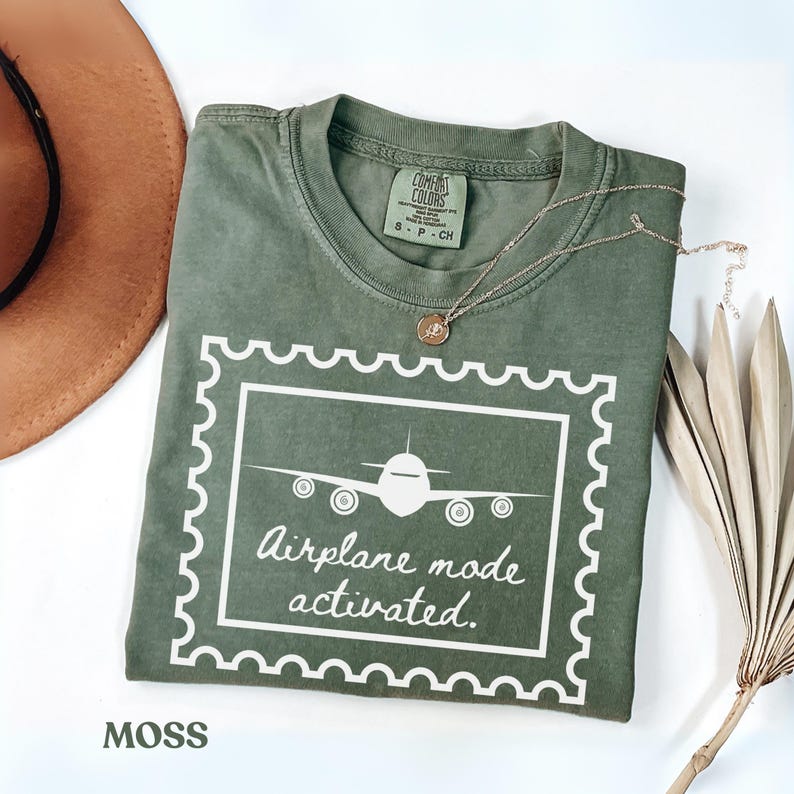 Comfort Colors® Airplane Mode Shirt, Vacation Tee For Traveler, Funny Introvert Gift, Pilot Shirt, Travel Lover, Wanderlust Crewneck imagen 1