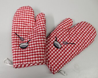 Kitchen gloves embroidered checkered