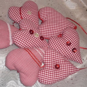 checkered fabric hearts different types