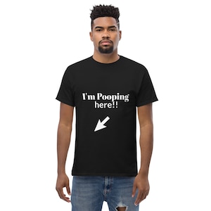 Estou fazendo cocô aqui! Camiseta humorística unissex várias cores e tamanhos