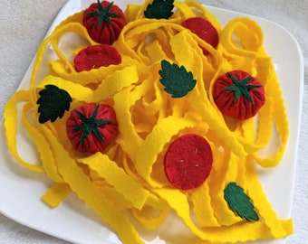 Nudeln Pasta "Italienische Art" für Kinderküche oder Kaufmannsladen, Kaufladen, Tomaten, Filz, Felt Food, Geschenk, Essen, Spielessen